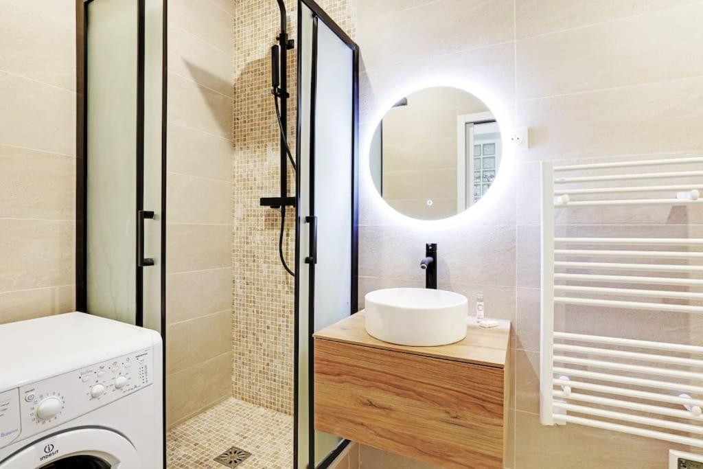 Charming Appartements For 4 People - Le Marais Paris Exterior photo
